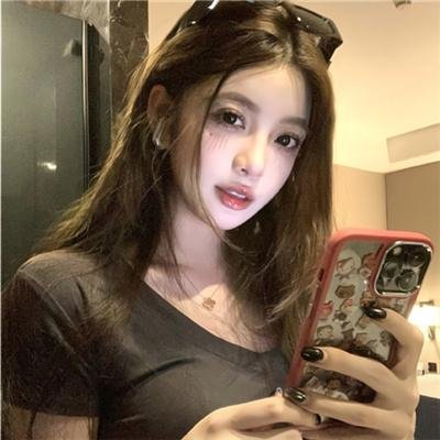 女魔童海报